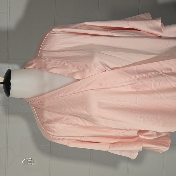 Victoria's Secret pink robe - Picture 2 of 9